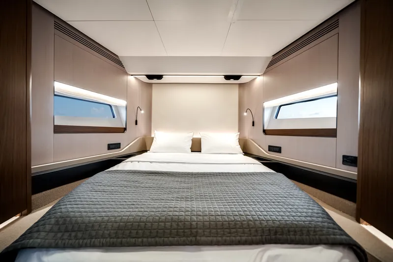Slide: The Image of Azimut S8 2026 - 13