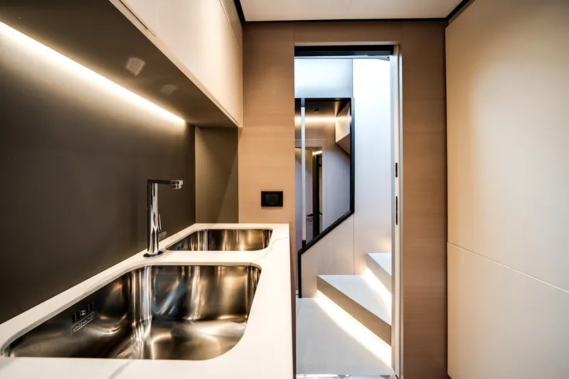 Slide: The Image of Azimut S8 2026 - 28