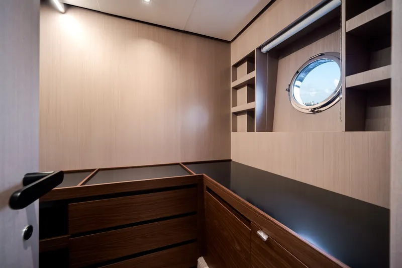 Slide: The Image of Azimut S8 2026 - 36