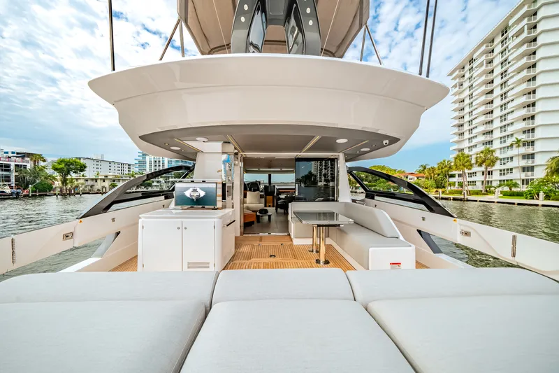 Slide: The Image of Azimut S8 2026 - 64