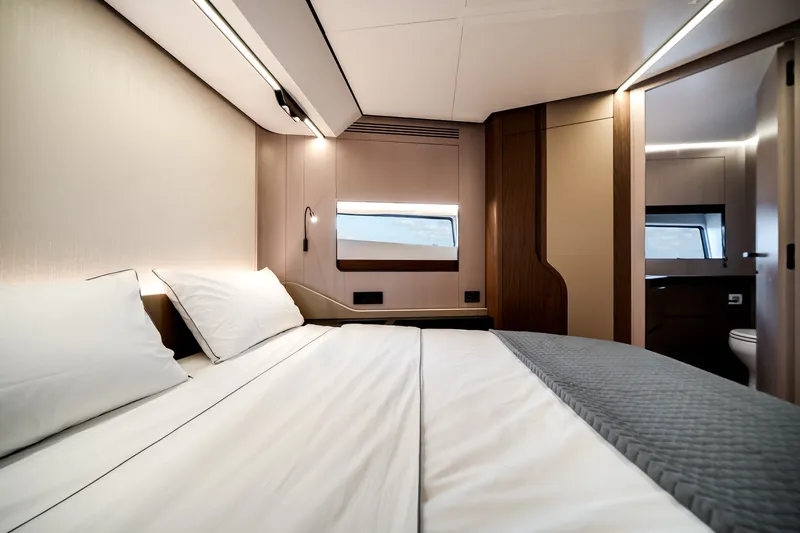 Slide: The Image of Azimut S8 2026 - 15