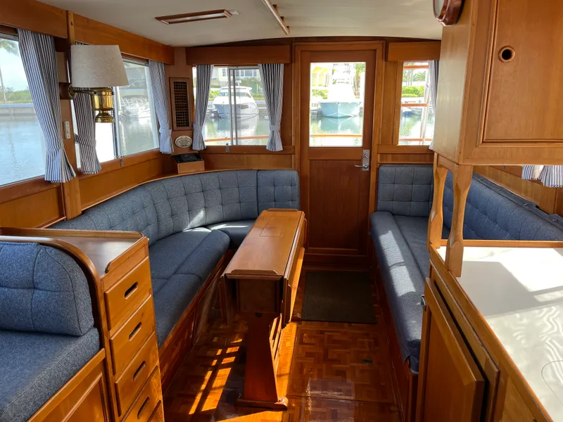 Slide: The Image of Grand Banks 32 TRAWLER 1990 - 2