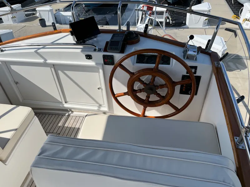 Slide: The Image of Grand Banks 32 TRAWLER 1990 - 8