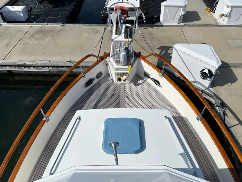 Slide: The Image of Grand Banks 32 TRAWLER 1990 - 9