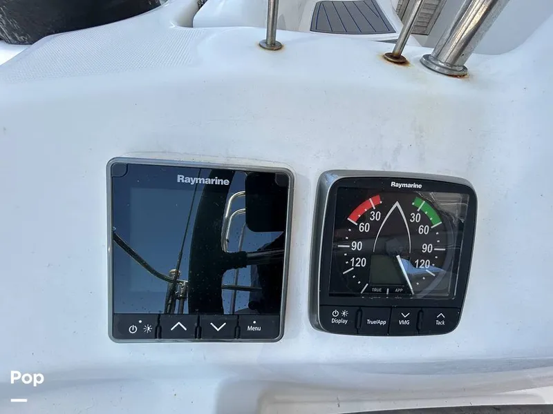 Slide: The Image of Beneteau OCEANIS 40 2011 - 16362704