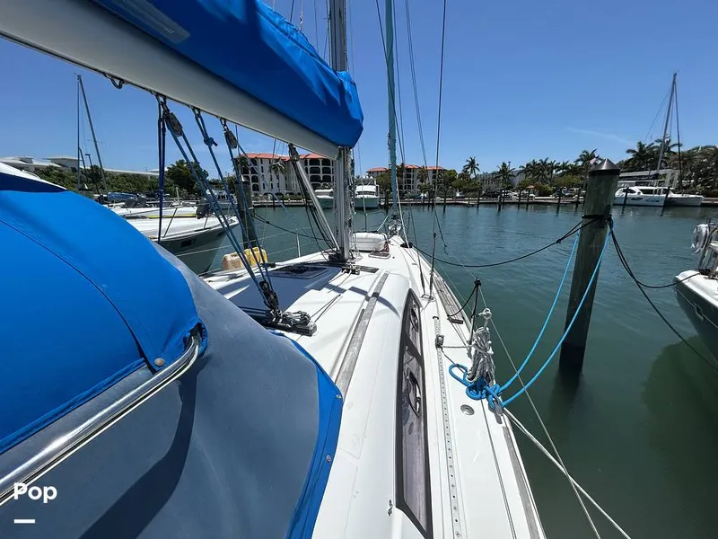 Slide: The Image of Beneteau OCEANIS 40 2011 - 16362728