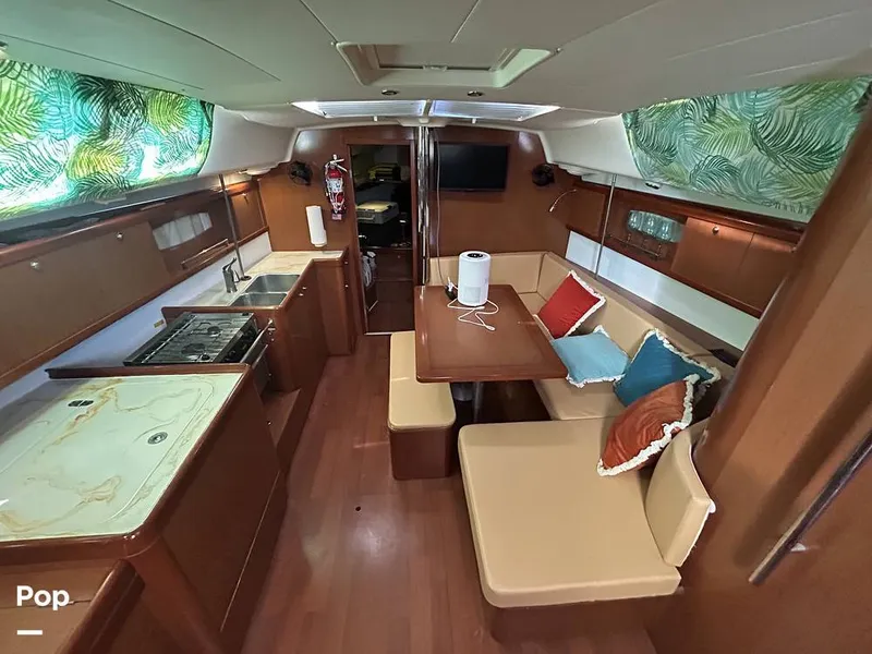 Slide: The Image of Beneteau OCEANIS 40 2011 - 16362509