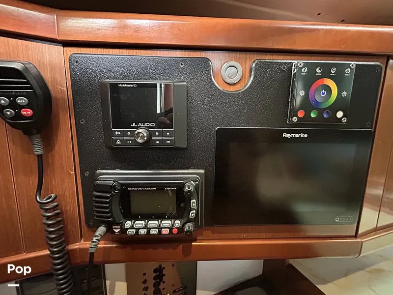 Slide: The Image of Beneteau OCEANIS 40 2011 - 16362527