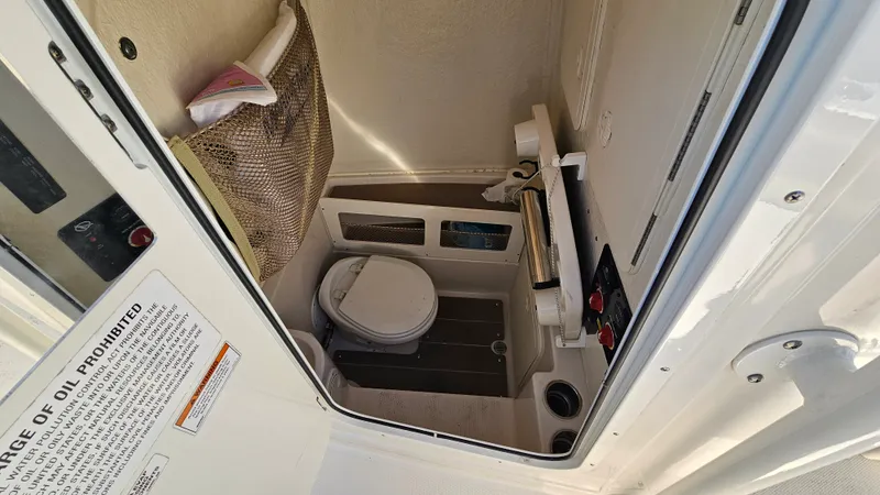 Slide: The Image of Sailfish 242 CC 2021 - 21