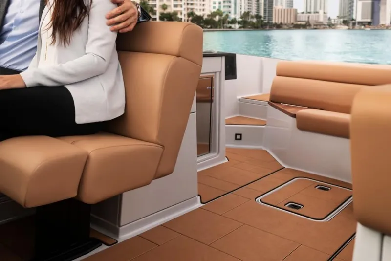 Slide: The Image of Aviara AV32 Outboard 2025 - 13