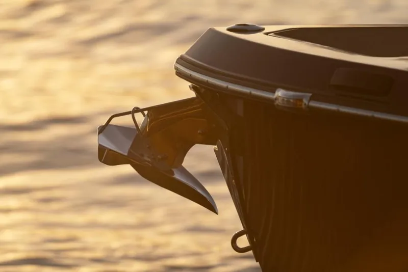 Slide: The Image of Aviara AV32 Outboard 2025 - 7