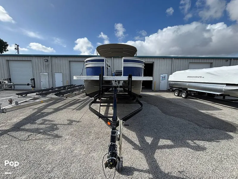 Slide: The Image of Bennington SX23 2023 - 16329071