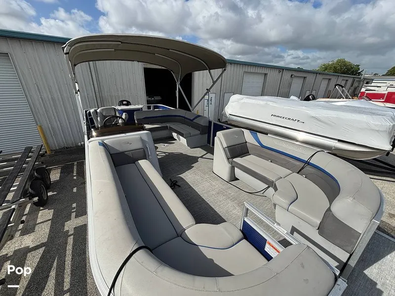 Slide: The Image of Bennington SX23 2023 - 16329096