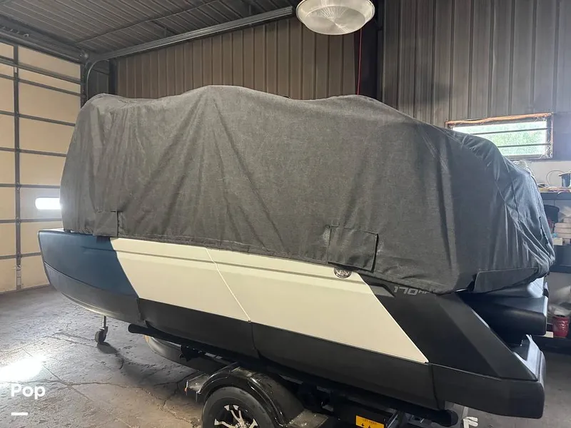 Slide: The Image of Sea-Doo Switch Sport Compact 2024 - 16824993