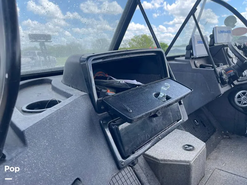 Slide: The Image of Tracker Targa V19 WT 2022 - 16332311