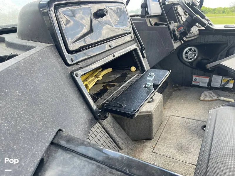 Slide: The Image of Tracker Targa V19 WT 2022 - 16332312