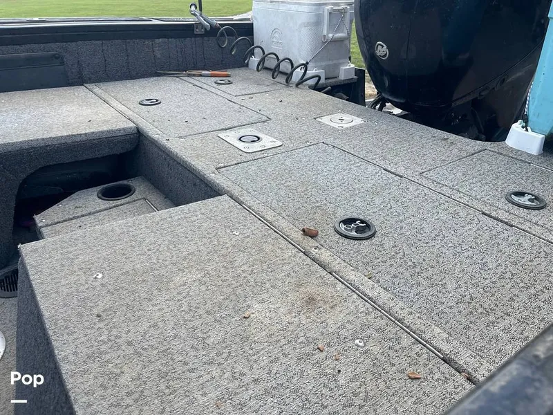 Slide: The Image of Tracker Targa V19 WT 2022 - 16332314