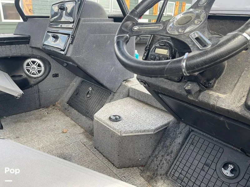 Slide: The Image of Tracker Targa V19 WT 2022 - 16332317