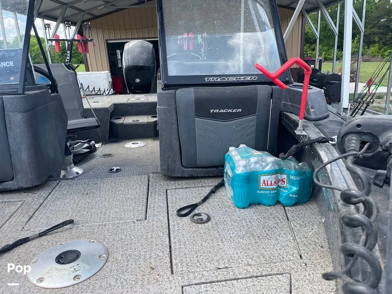 Slide: The Image of Tracker Targa V19 WT 2022 - 16332322