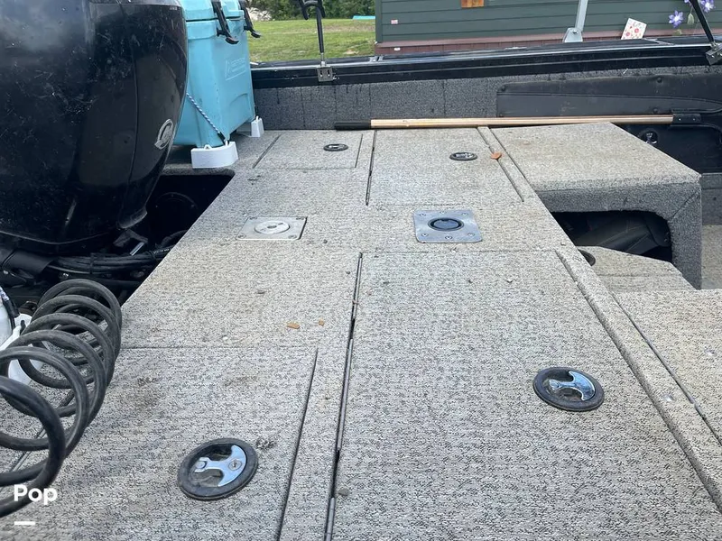 Slide: The Image of Tracker Targa V19 WT 2022 - 16332457