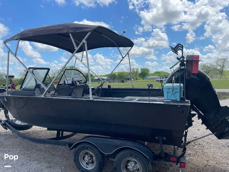 Slide: The Image of Tracker Targa V19 WT 2022 - 16332475