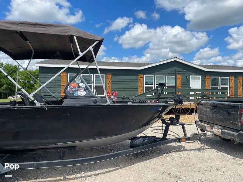 Slide: The Image of Tracker Targa V19 WT 2022 - 16332490