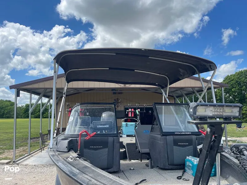 Slide: The Image of Tracker Targa V19 WT 2022 - 16332720