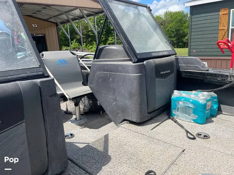 Slide: The Image of Tracker Targa V19 WT 2022 - 16332746