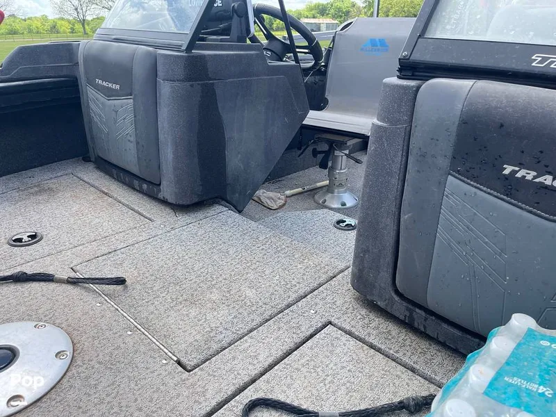 Slide: The Image of Tracker Targa V19 WT 2022 - 16332866