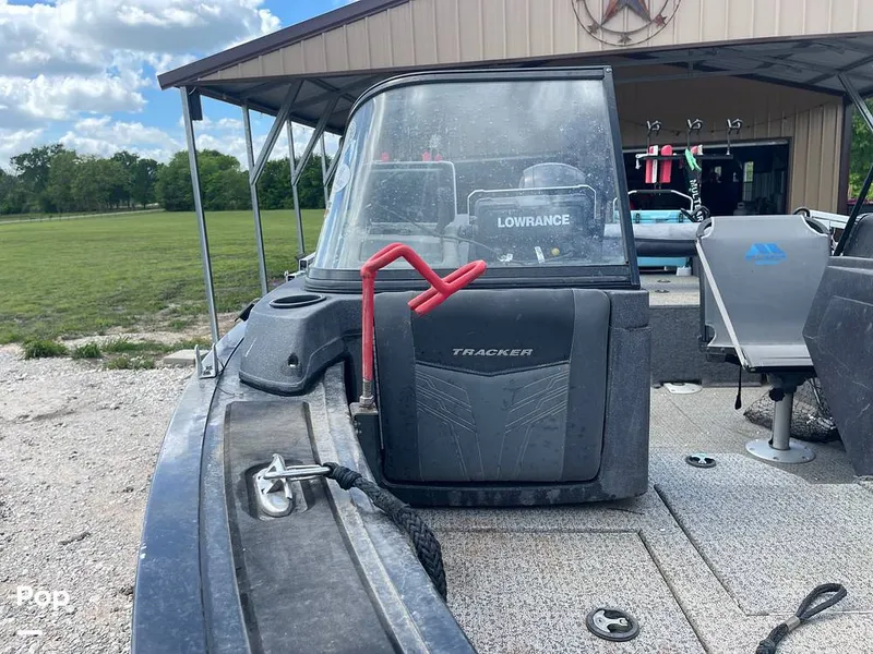 Slide: The Image of Tracker Targa V19 WT 2022 - 16332875