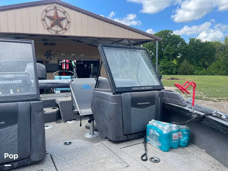 Slide: The Image of Tracker Targa V19 WT 2022 - 16332877