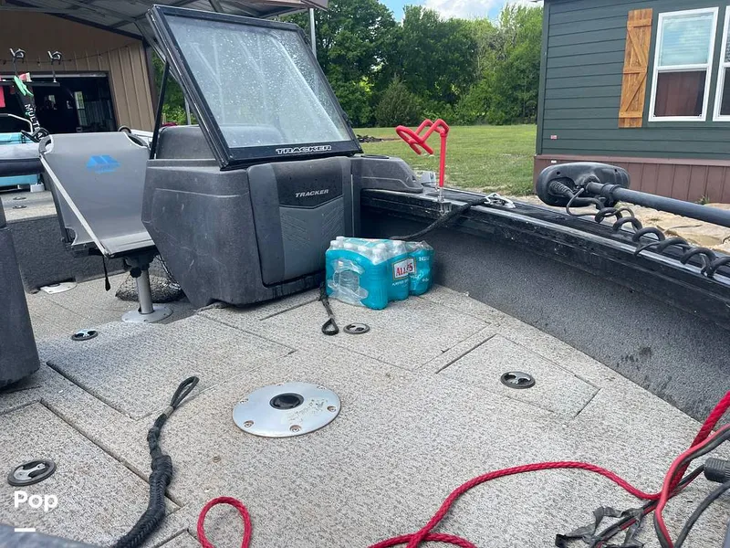 Slide: The Image of Tracker Targa V19 WT 2022 - 16332878