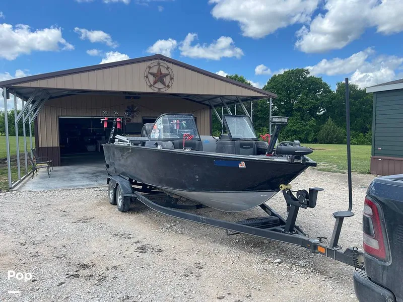 Slide: The Image of Tracker Targa V19 WT 2022 - 16332884