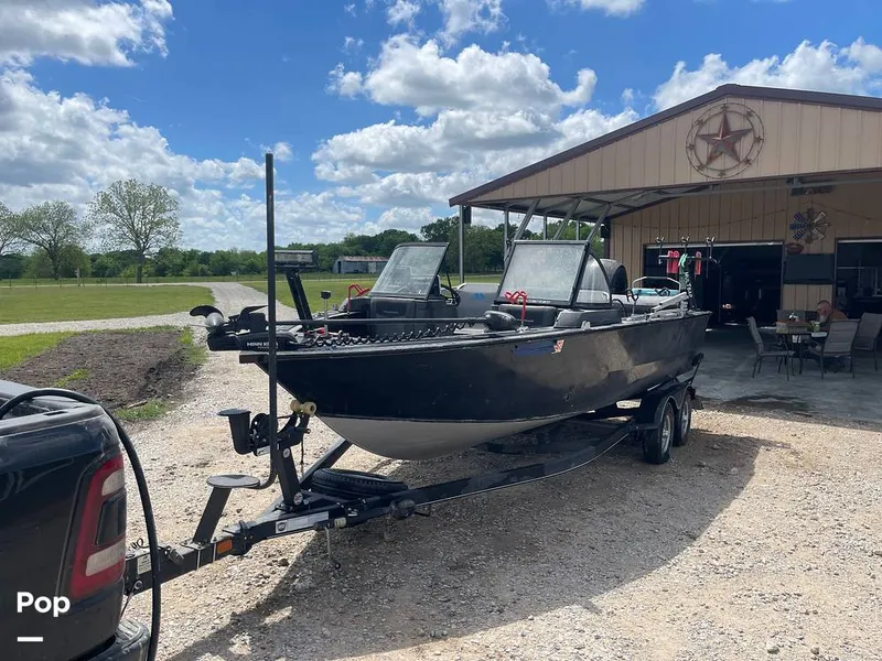 Slide: The Image of Tracker Targa V19 WT 2022 - 16332900