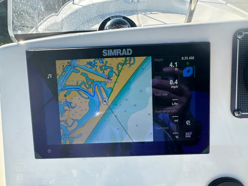 Slide: The Image of Boston Whaler 170 MONTAUK 2023 - 14
