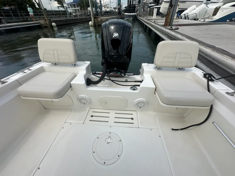 Slide: The Image of Boston Whaler 170 MONTAUK 2023 - 7