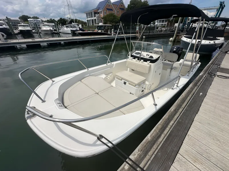 Slide: The Image of Boston Whaler 170 MONTAUK 2023 - 15
