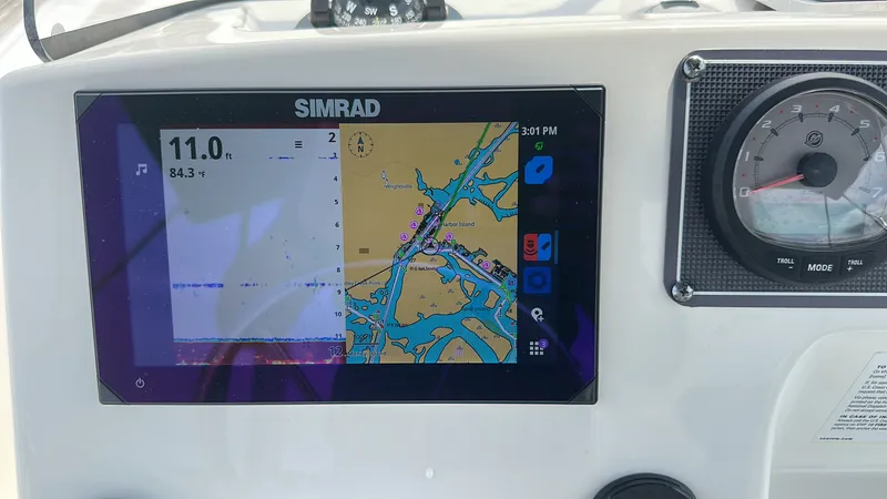 Slide: The Image of Boston Whaler 170 MONTAUK 2023 - 17