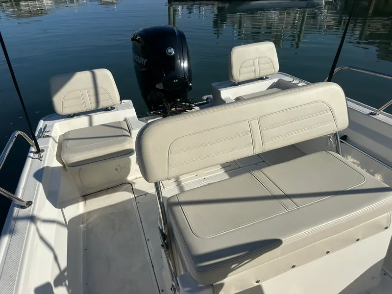 Slide: The Image of Boston Whaler 170 MONTAUK 2023 - 8