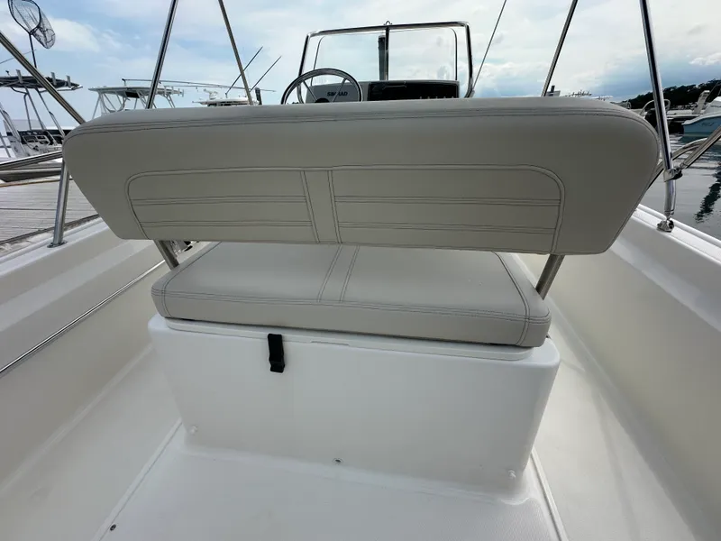Slide: The Image of Boston Whaler 170 MONTAUK 2023 - 8