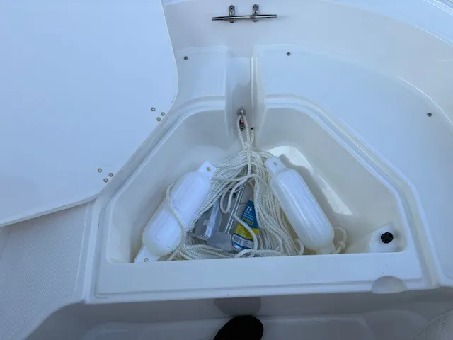 Slide: The Image of Boston Whaler 130 SUPER SPORT 2026 - 11