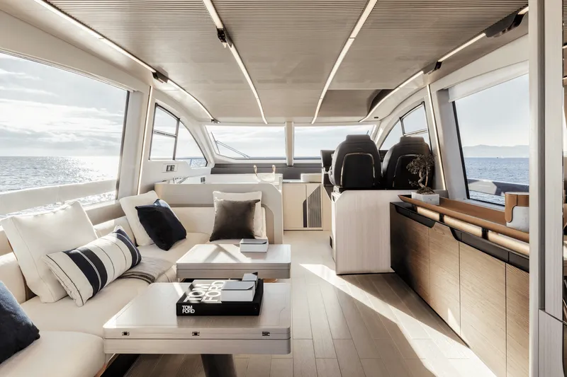 Slide: The Image of Azimut S7 2024 - 28