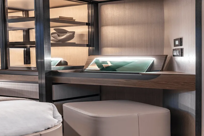 Slide: The Image of Azimut S7 2024 - 36