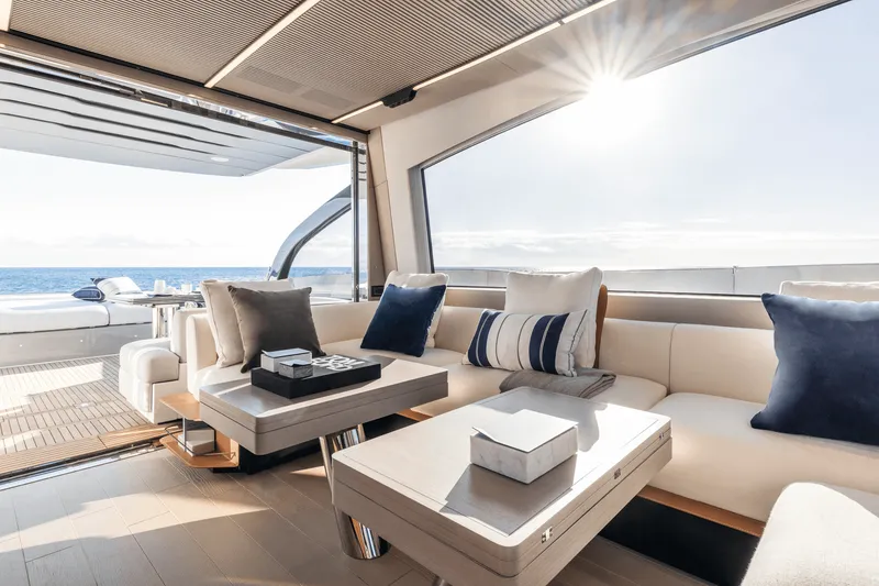 Slide: The Image of Azimut S7 2024 - 37