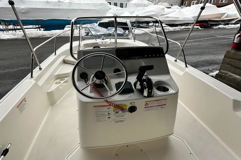 Slide: The Image of Boston Whaler 170 Montauk 2026 - 10