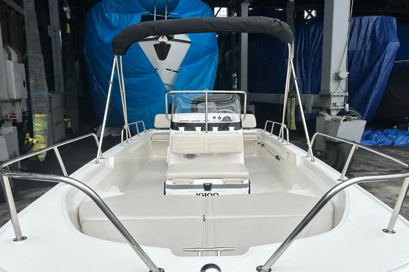 Slide: The Image of Boston Whaler 170 Montauk 2026 - 2