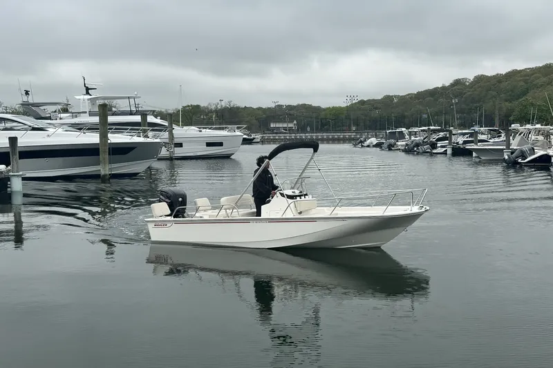Slide: The Image of Boston Whaler 170 Montauk 2026 - 25