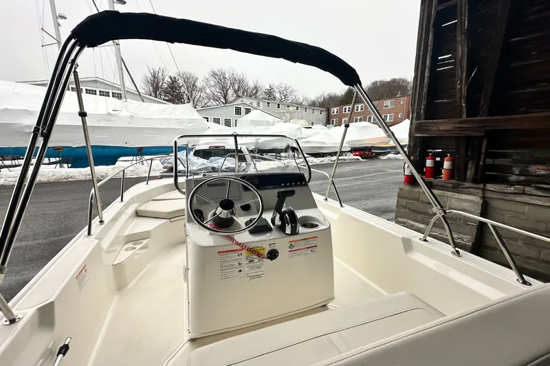 Slide: The Image of Boston Whaler 170 Montauk 2026 - 7