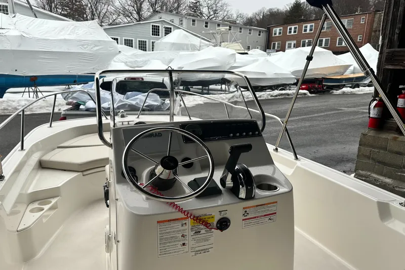 Slide: The Image of Boston Whaler 170 Montauk 2026 - 8