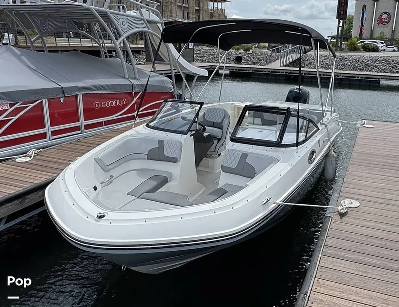 The Image of Bayliner VR6 2024 - 16332355